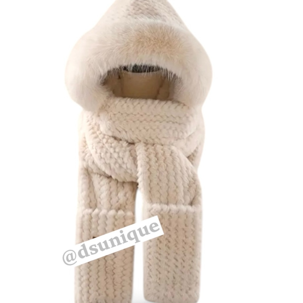 🔥🔥🆕Cozy Cream Knit hat with attached Scarf